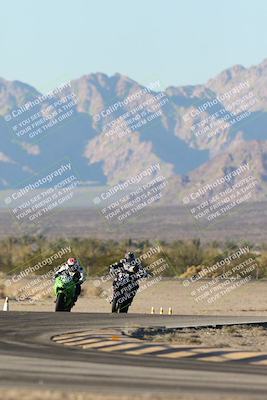 media/Dec-07-2025-CVMA (Sun) [[3e7d2de5dc]]/Race 18-Formula Twins-Formula 40 UL/